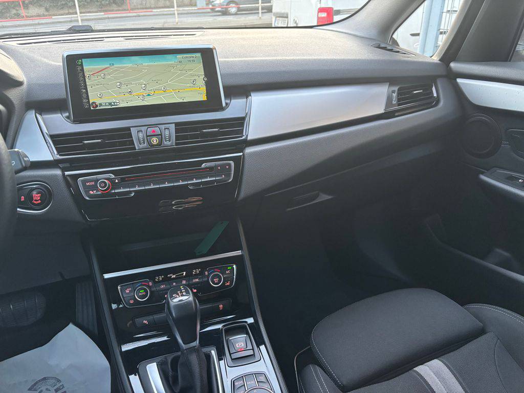 BMW 218 218d-110KW/2017/1MAJ-AT-SERVIS