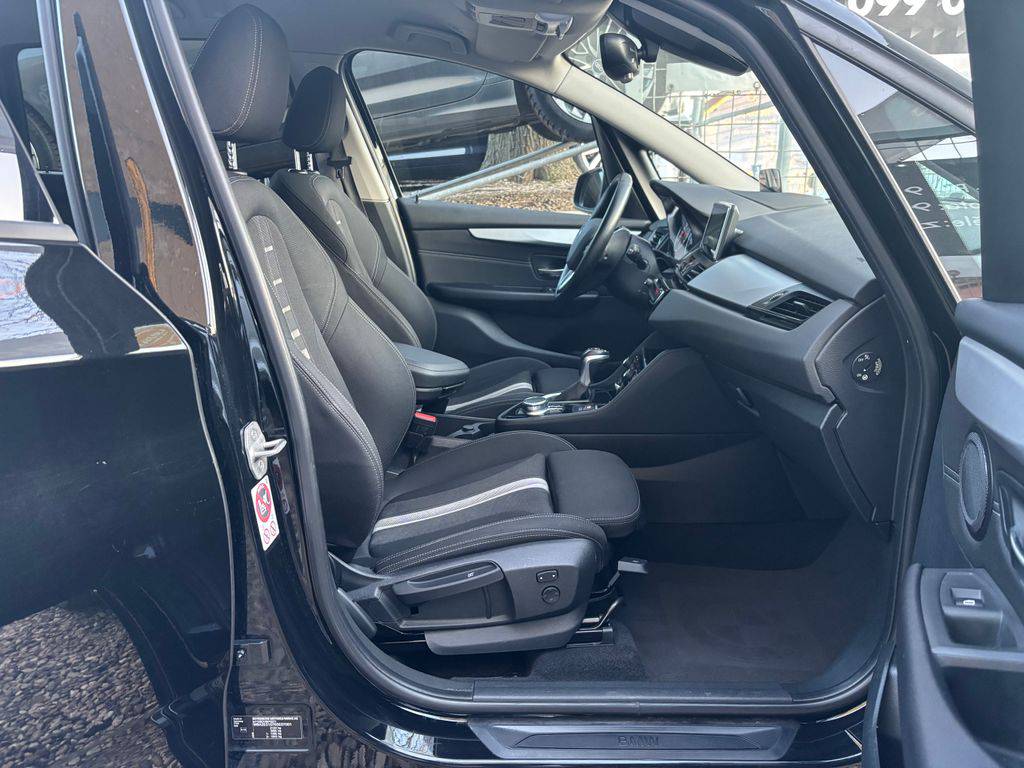 BMW 218 218d-110KW/2017/1MAJ-AT-SERVIS