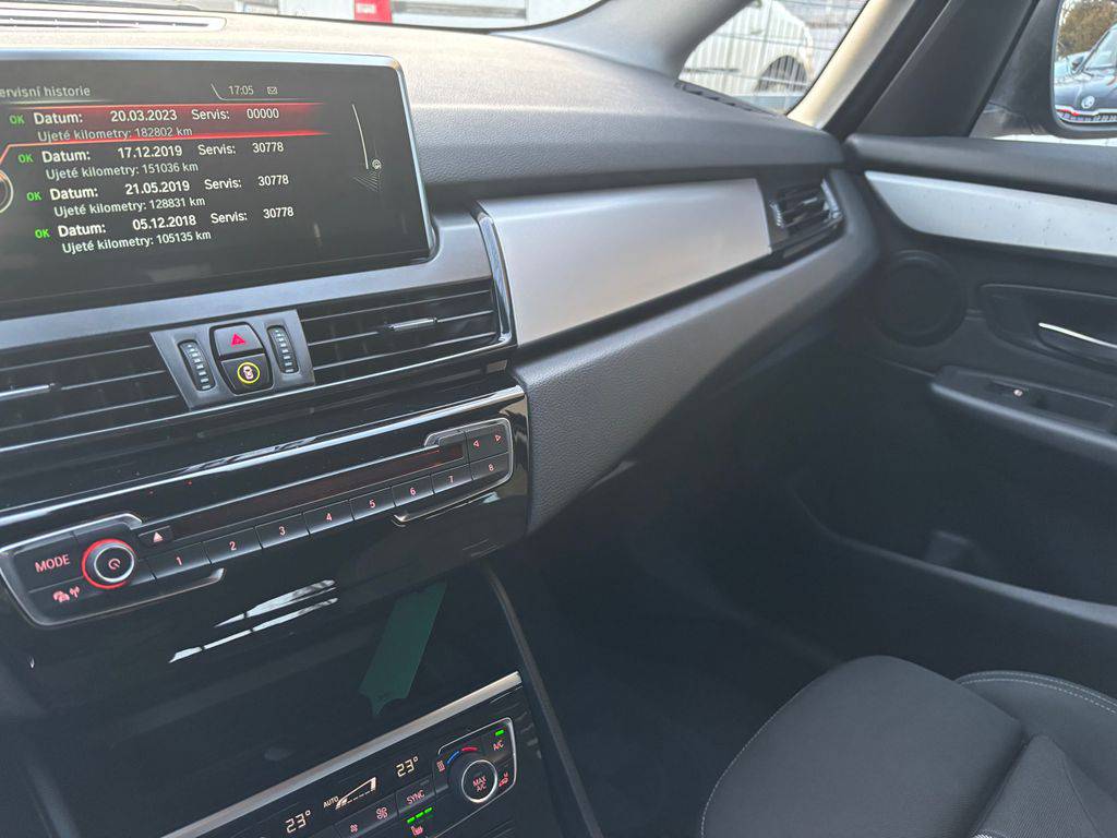 BMW 218 218d-110KW/2017/1MAJ-AT-SERVIS