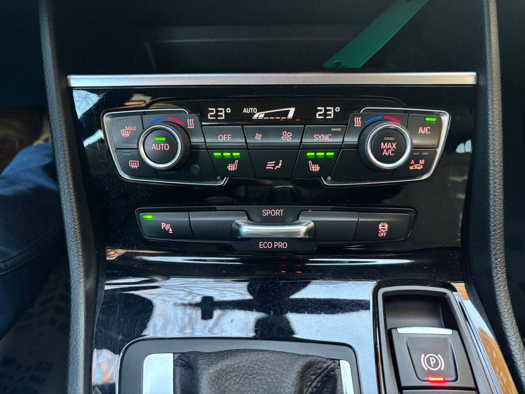 BMW 218 218d-110KW/2017/1MAJ-AT-SERVIS