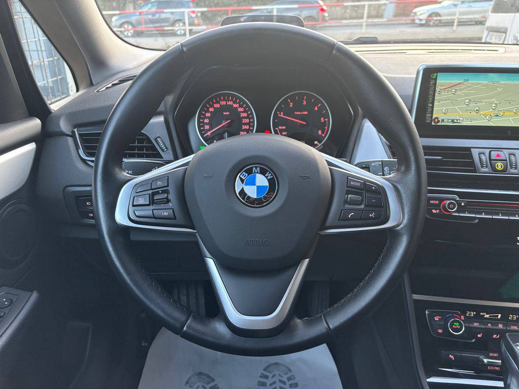 BMW 218 218d-110KW/2017/1MAJ-AT-SERVIS