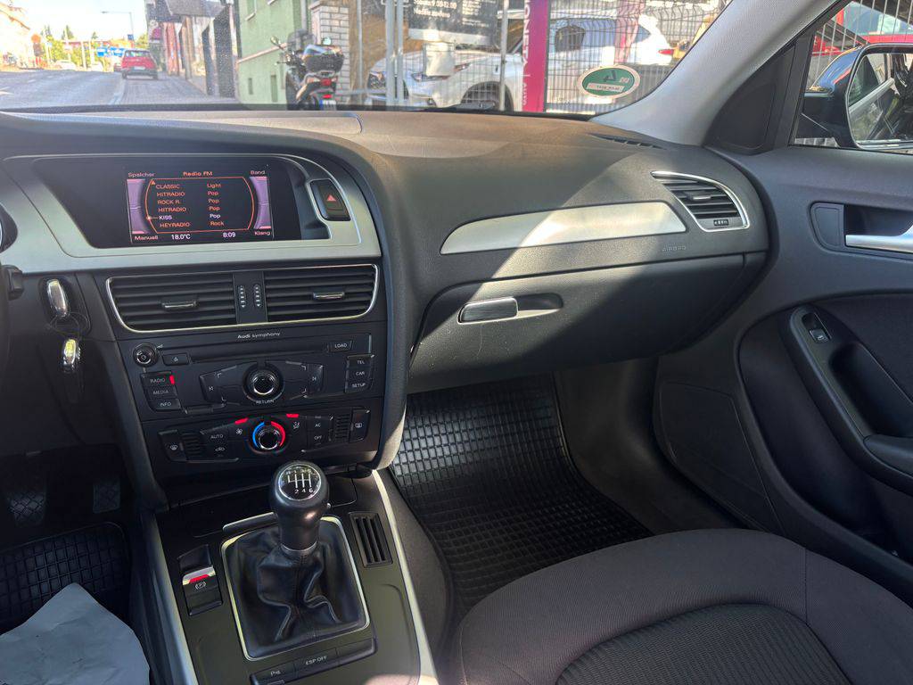 Audi A4 1.8TSi/2010/S.KNIHA-MAN6-2.MAJ
