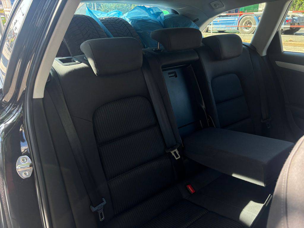 Audi A4 1.8TSi/2010/S.KNIHA-MAN6-2.MAJ