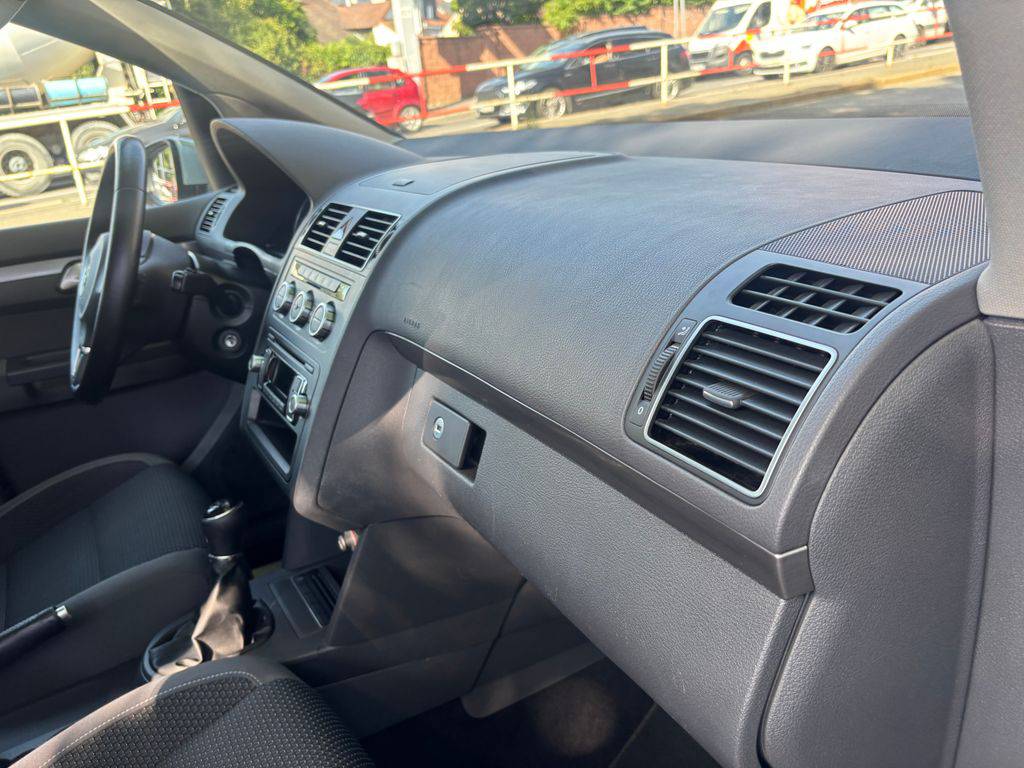 Volkswagen Touran 1.4TSi/2013/7MÍST,MAN6,103kW-Z