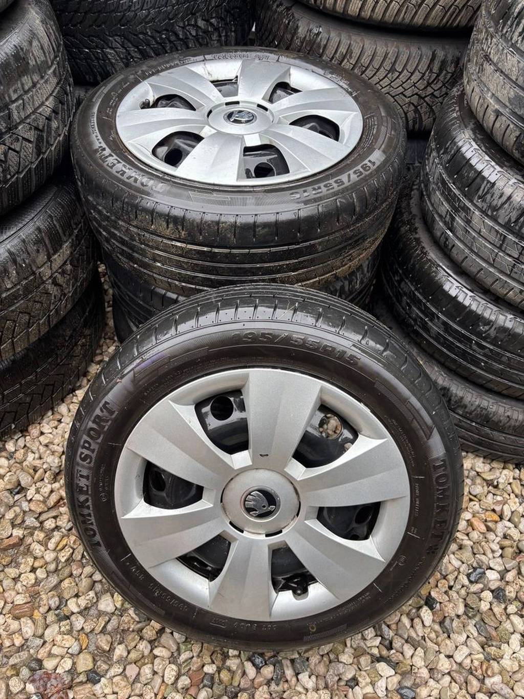 Škoda Fabia originalni sada kol+poklice 6J
