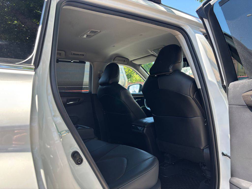 Toyota Highlander 2.5HEV e-CVT.CZ.DPH.PRESTIGE.1M-ZÁRUKA 