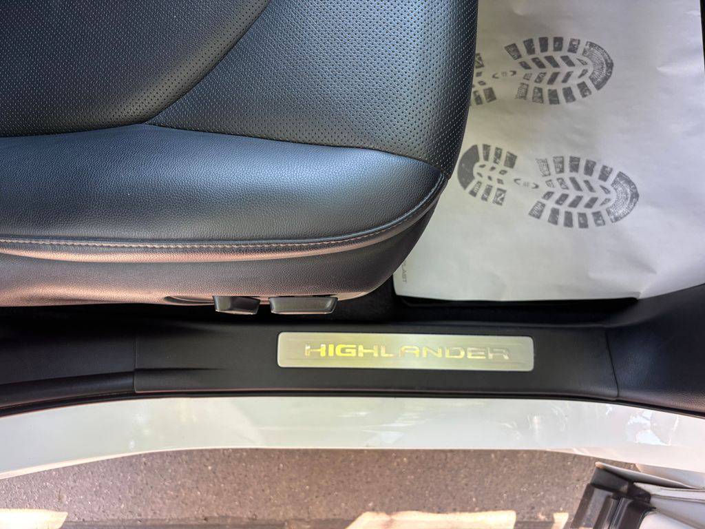 Toyota Highlander 2.5HEV e-CVT.CZ.DPH.PRESTIGE.1M-ZÁRUKA 