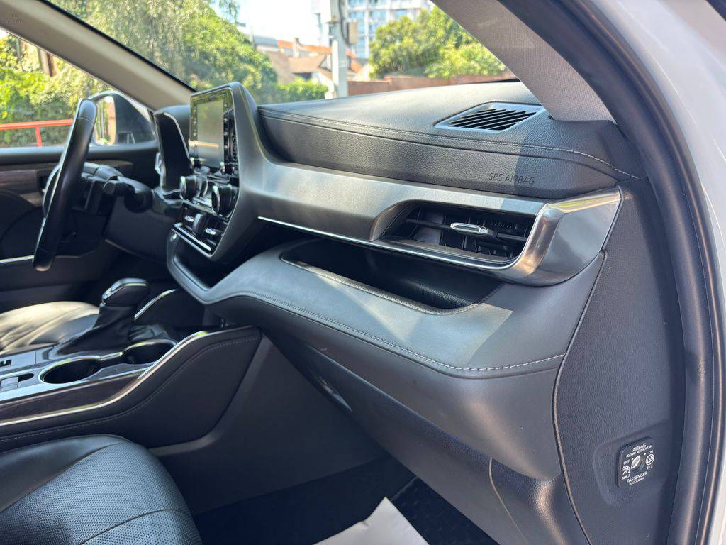 Toyota Highlander 2.5HEV e-CVT.CZ.DPH.PRESTIGE.1M-ZÁRUKA 