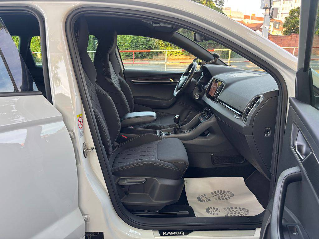 Škoda Karoq 2.0TDI.Sportline.MAN6.TAŽNÉ.ZÁRUKA12
