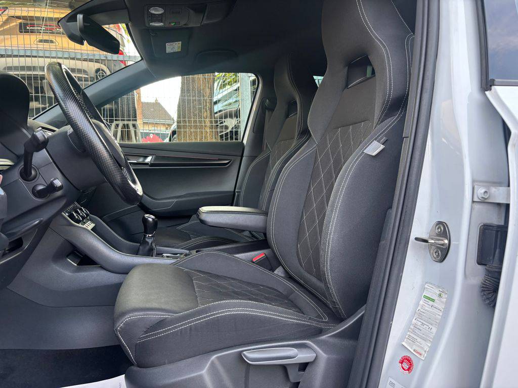 Škoda Karoq 2.0TDI.Sportline.MAN6.TAŽNÉ.ZÁRUKA12