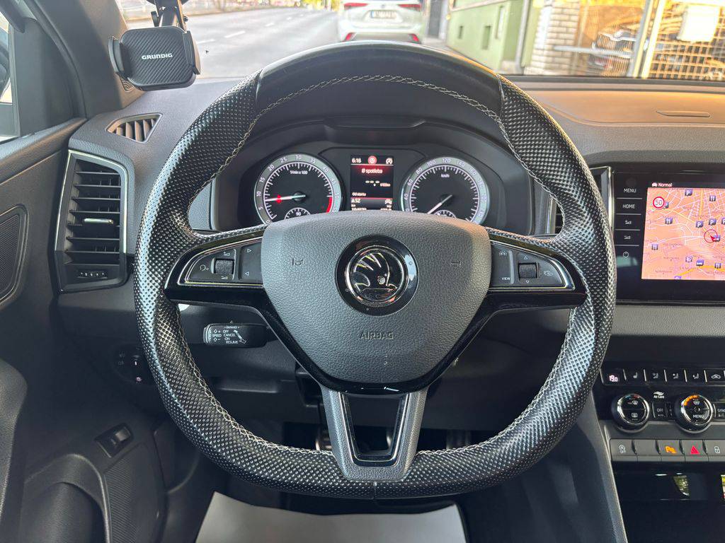 Škoda Karoq 2.0TDI.Sportline.MAN6.TAŽNÉ.ZÁRUKA12