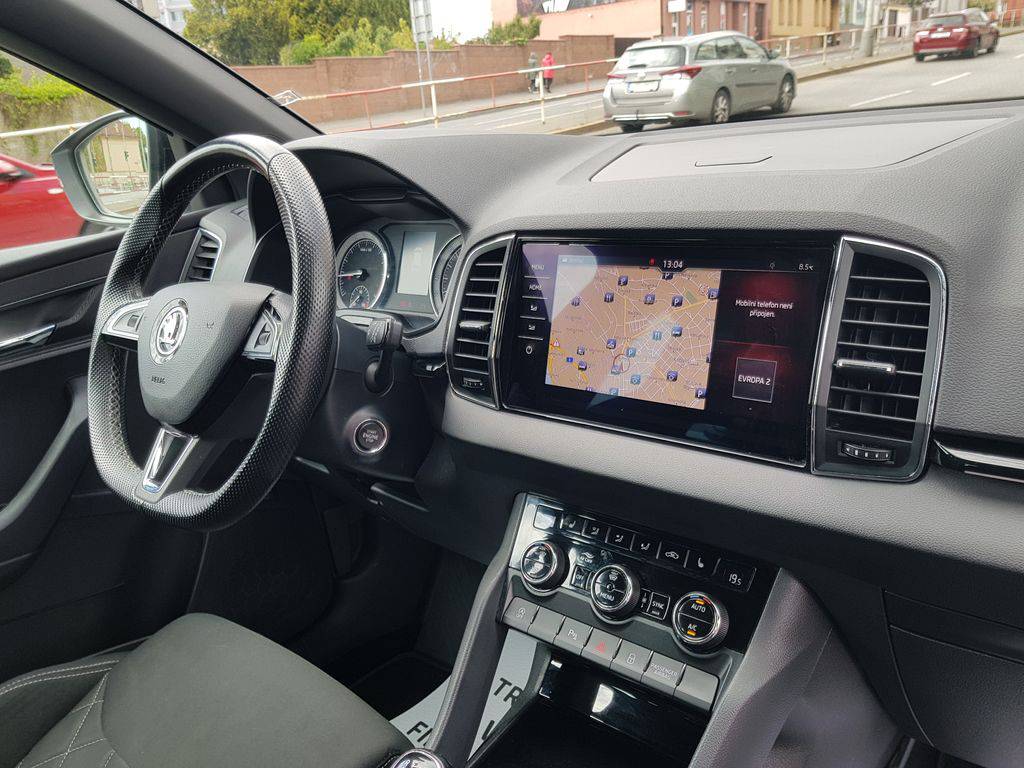 Škoda Karoq 2.0TDI.Sportline.MAN6.TAŽNÉ.ZÁRUKA12