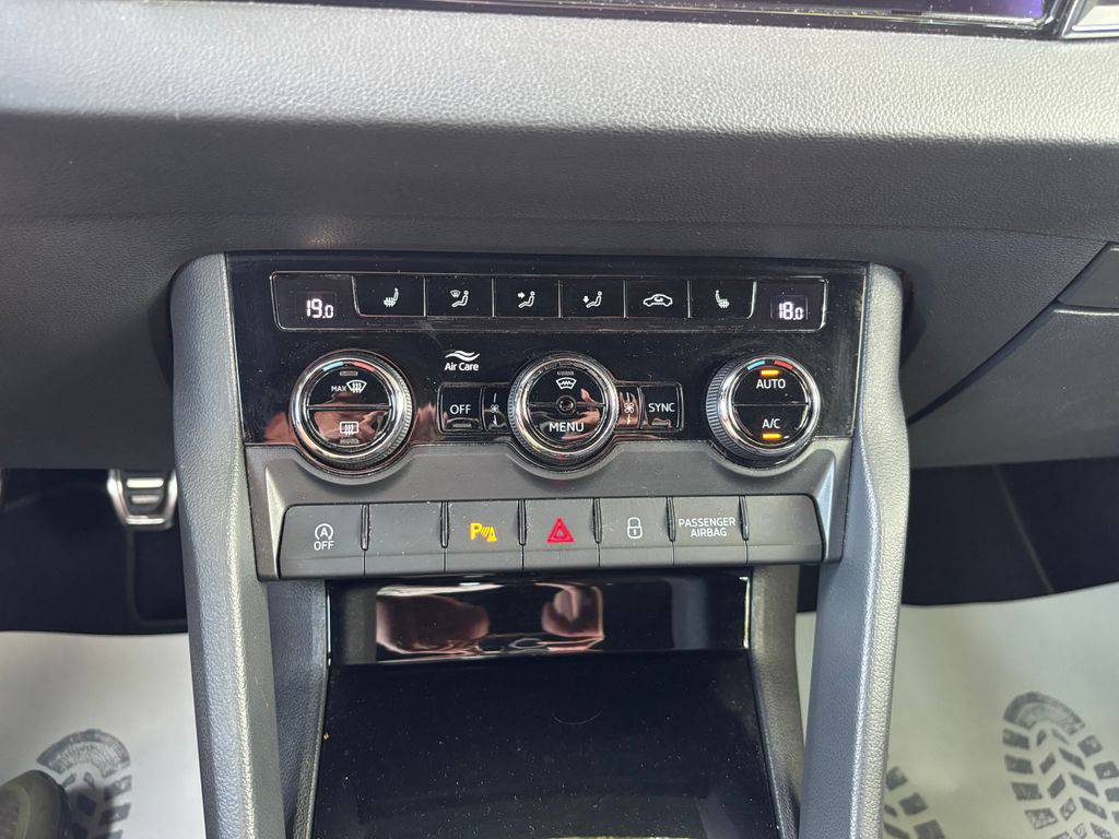 Škoda Karoq 2.0TDI.Sportline.MAN6.TAŽNÉ.ZÁRUKA12