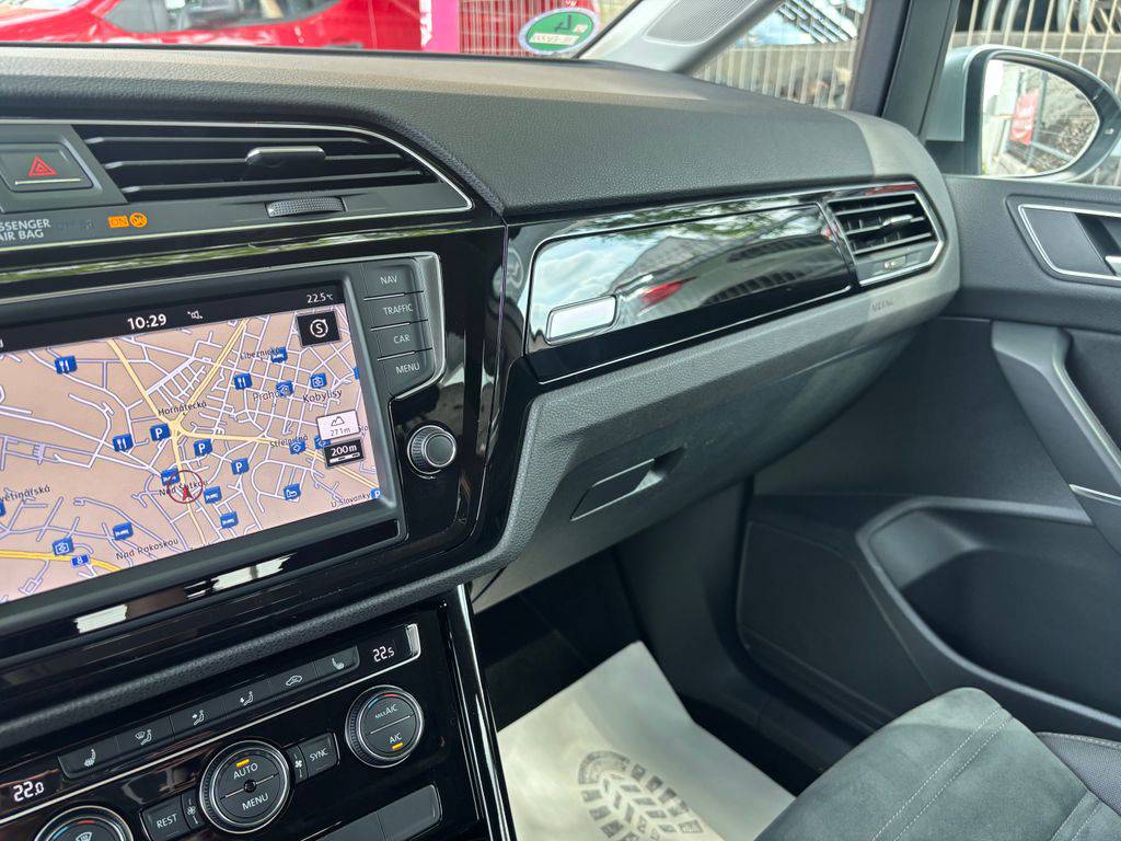 Volkswagen Touran 2.0TDi/2017/7MÍST.MAN6.110KW-Z
