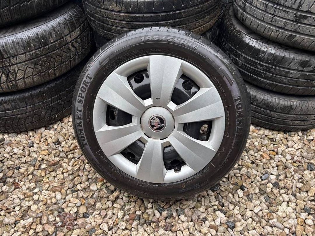 Škoda Fabia originalni sada kol+poklice 6J